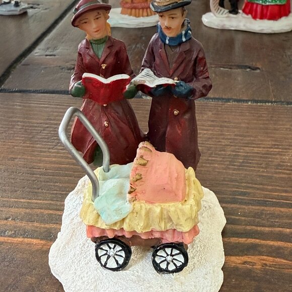 Christmas Village Figurines & Accessories - Picture 5 of 10